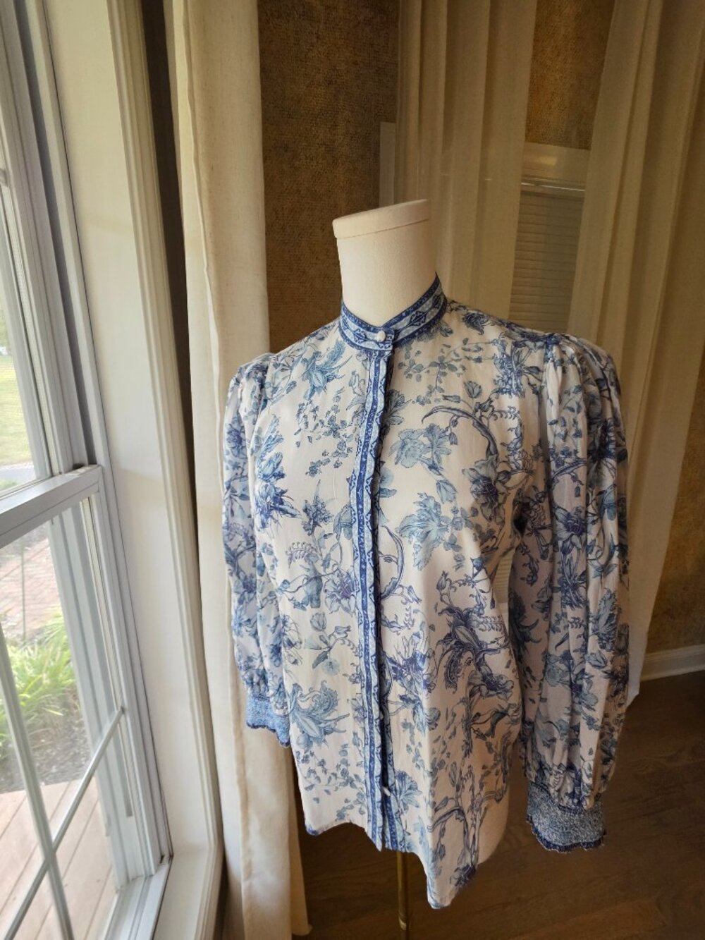 Alice + Olivia April Pleated Puff Sleeve Mandarin-Collar Blouse Ivory and blue